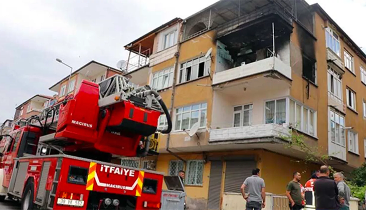 Ev sahibiyle tartışan kiracı evi ateşe verdi