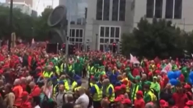 Belçika’da işçiler grevde