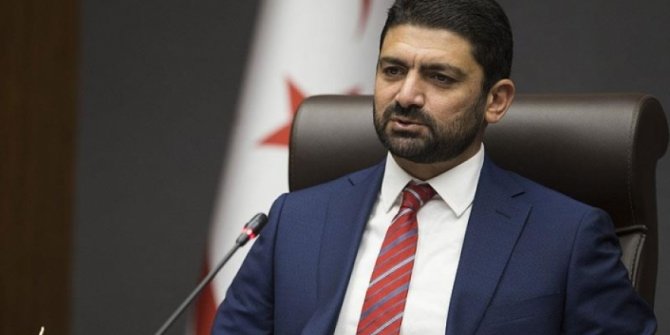 KKTC Maliye Bakanı Sunat istifa etti KKTC Maliye Bakanı Sunat istifa etti