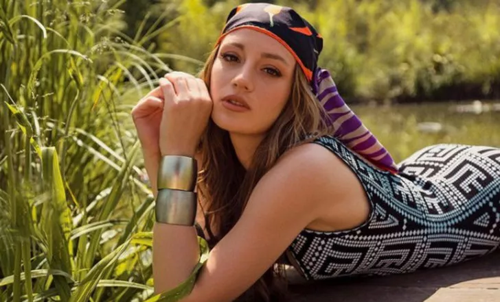 Gizem Karaca’dan bikinili tatil pozları
