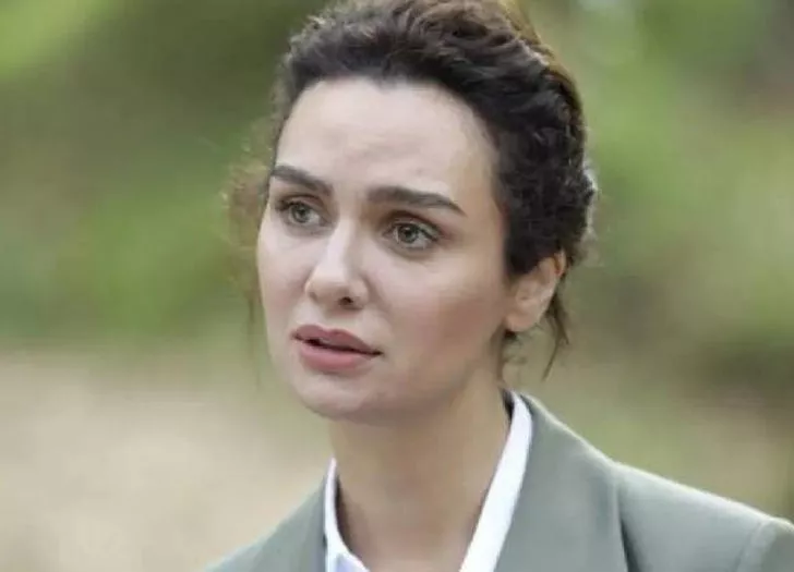 Birce Akalay’dan dolar isyanı!