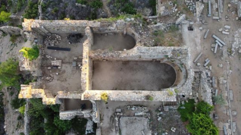 Alanya’da 164 metrekarelik Herakles mozaiği bulundu