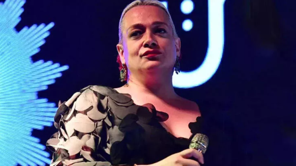 Ayta Sözeri: Sahne kıyafetlerine çok para vermeyi sevmiyorum