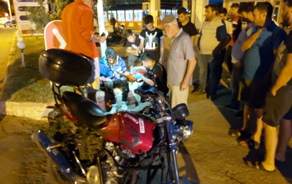 Bursa’da motosiklet yayaya çarptı, hem yaya hem sürücü yaralandı