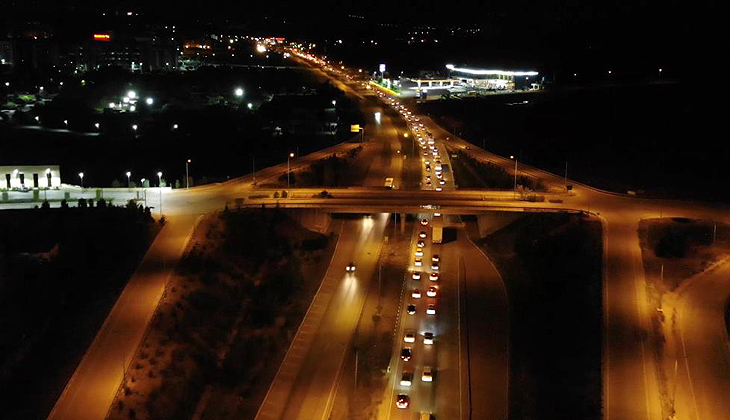 43 ilin geçiş noktasında trafik yoğunluğu