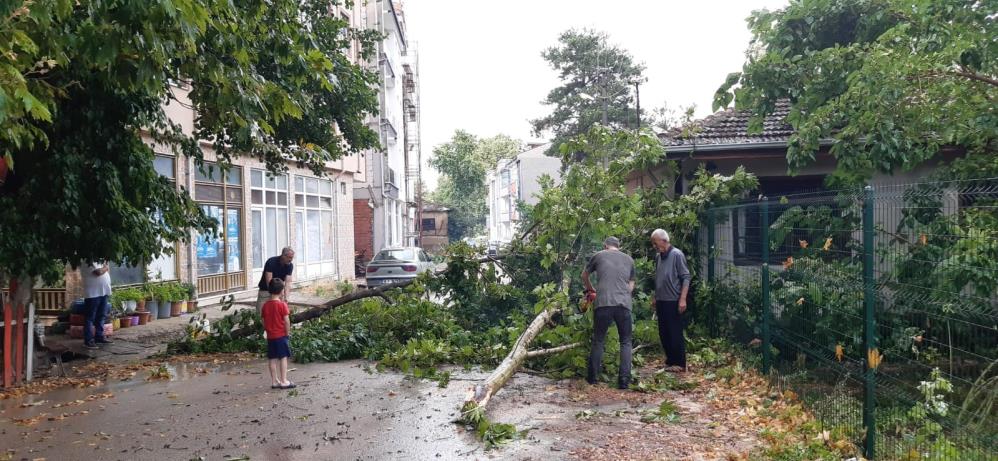 Bursa’da sağanak sele sebep oldu