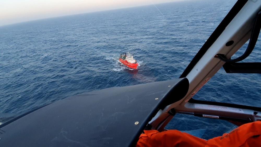 Kalp krizi geçiren balıkçı helikopterle kurtarıldı