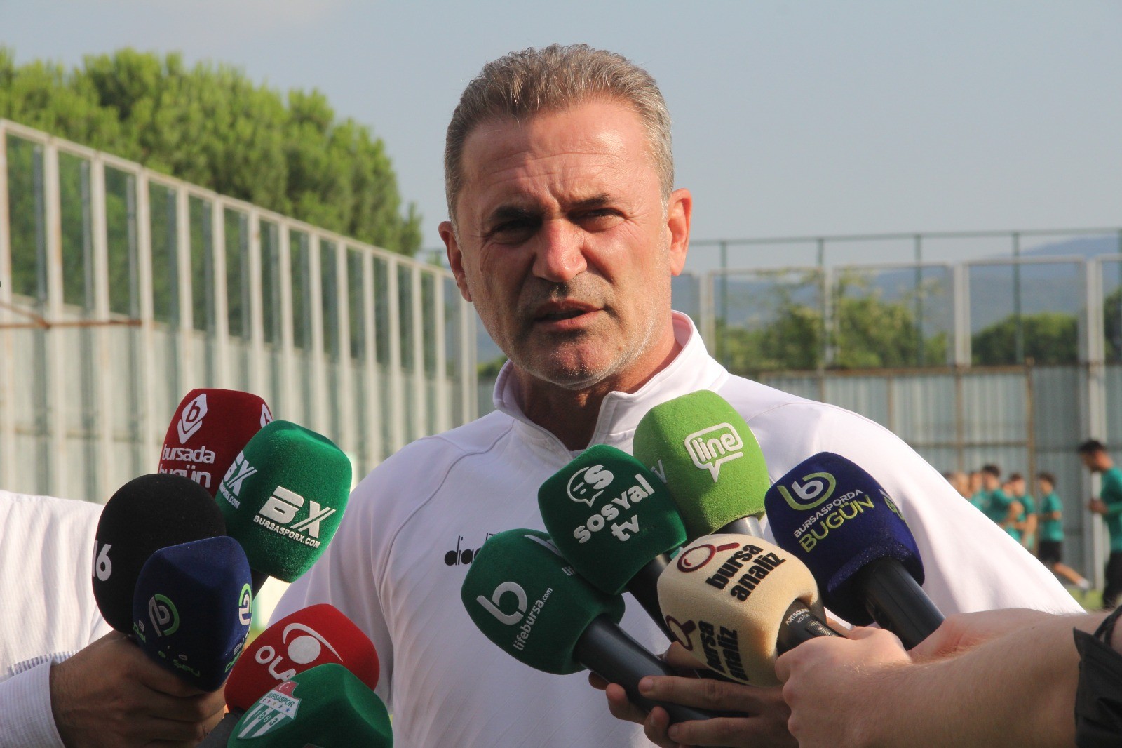 Tahsin Tam: “Bursaspor’u play-off yarışında tutmak istiyoruz”