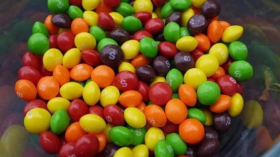 ABD’de “Skirtless” şekerlerinde katkı maddesi bulunduğu gerekçesiyle dava açıldı