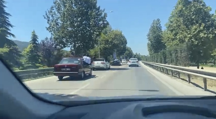 Bursa’da trafikteki tehlikeli anlar kameralarda