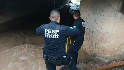 Meksika’daki selde köprü altında mahsur kalan adam kurtarıldı