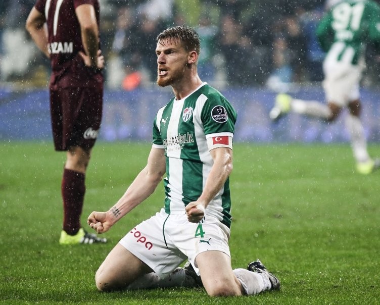 Serdar Aziz’den Bursaspor’a 50 bin TL’lik destek Serdar Aziz’den Bursaspor’a 50 bin TL’lik destek