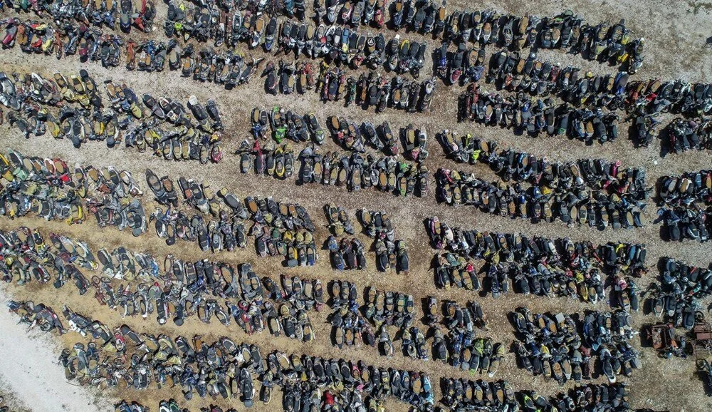 Binlerce araç çürümeye terk edildi