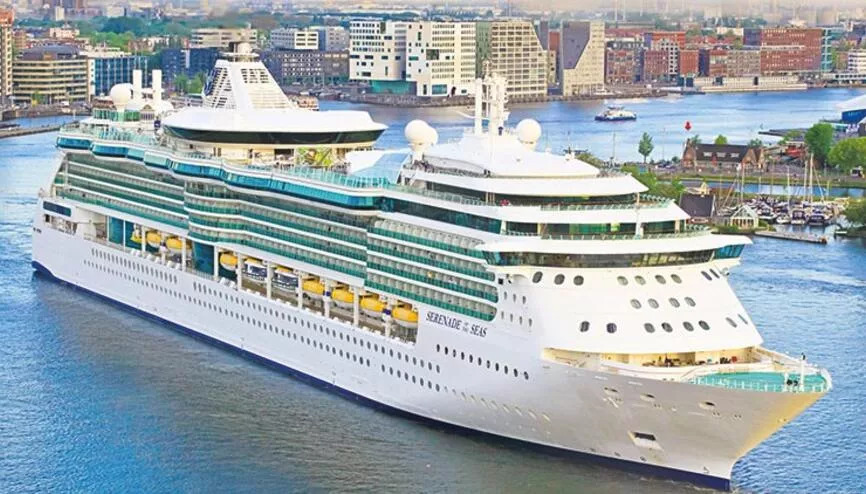 Cruise gemisi Alaska’da buzdağına çarptı