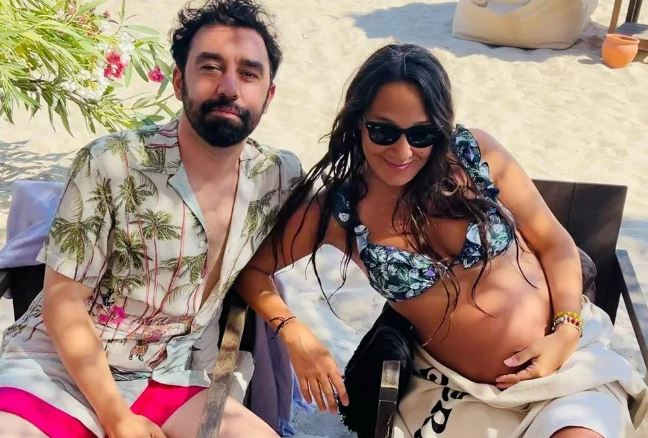 Barış Arduç ile ilk bebeklerini bekleyen Gupse Özay’dan hamilelik pozları