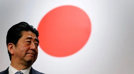 Japonya’da eski başbakan Abe’ye suikast girişimi