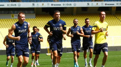 Fenerbahçe, Dinamo Kiev maçına statta çalıştı