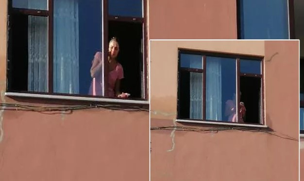 Odada kilitli kalan kadının imdadına itfaiye yetişti