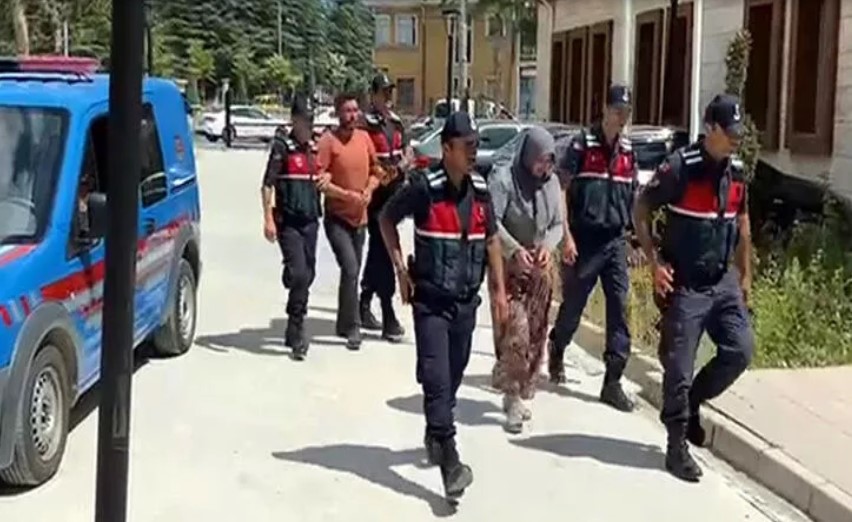 Rahatsız ettiği iddiasıyla eve çağırdıkları kişiyi öldüren karı- koca tutuklandı