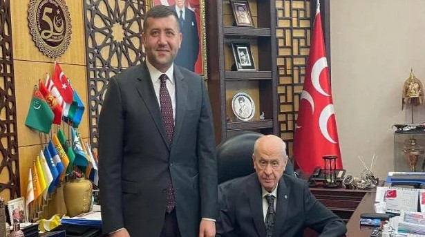 Devlet Bahçeli’nin davetiyle Baki Ersoy yeniden partiye üye oldu Devlet Bahçeli’nin davetiyle Baki Ersoy yeniden partiye üye oldu
