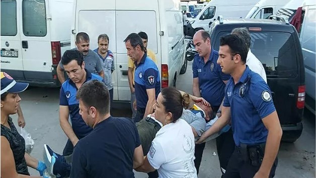 Kadınların görüntülerini çeken şüpheliyi dövdüler