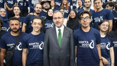 Bakan Kasapoğlu, Konya’da Olimpik Yüzme Havuzu’nun açılışını yaptı