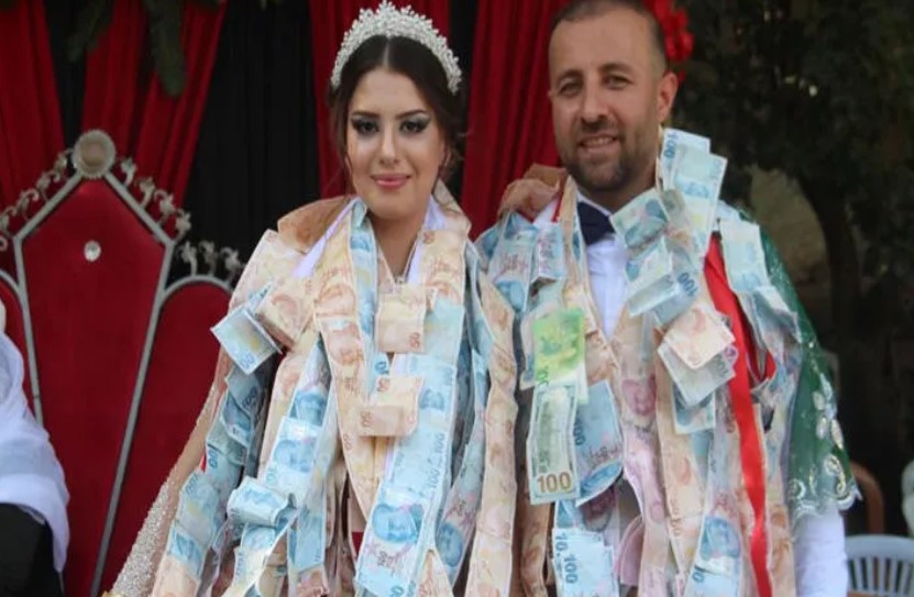 120 haneli köyün nüfusu genç çiftin düğününde 3 bin oldu