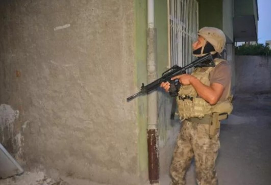 Adana’da DEAŞ operasyonu: 5 gözaltı
