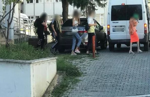 Otele fuhuş baskını: 18 gözaltı