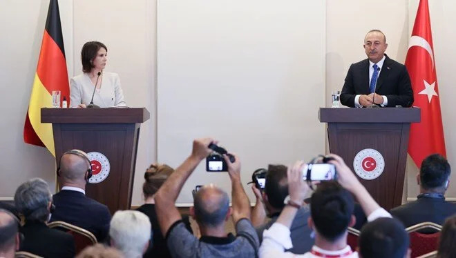 Bakan Çavuşoğlu: Kavala konusunu Türkiye aleyhine kullanıyorsunuz