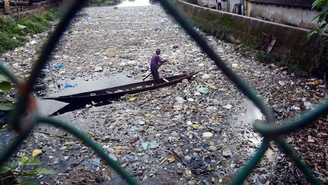 Hindistan’da tek kullanımlık plastik ürünlere yasak