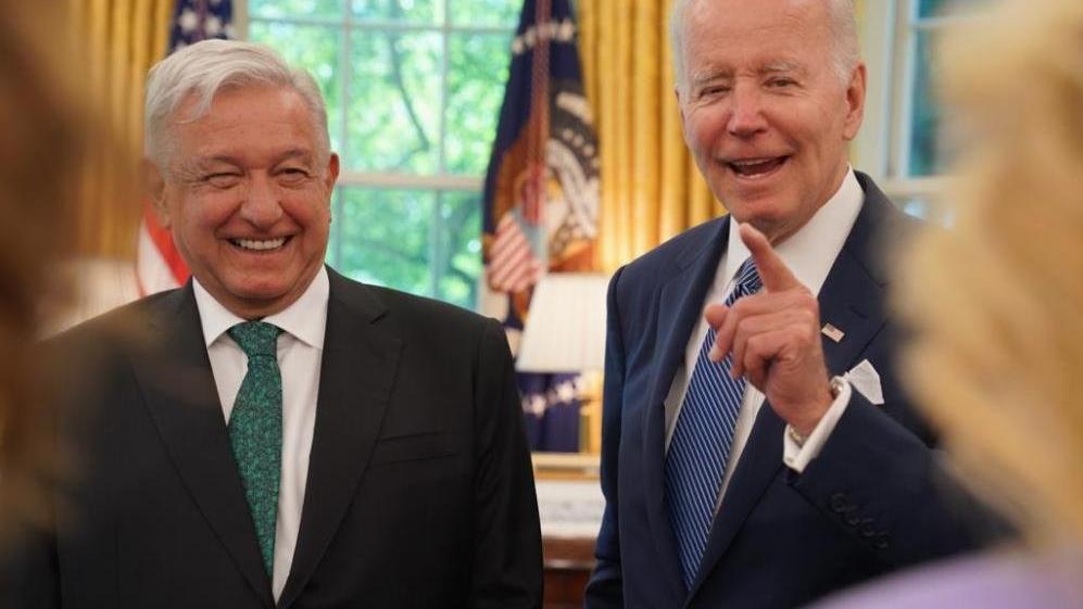 Obrador’dan Biden’a ucuz benzin sözü