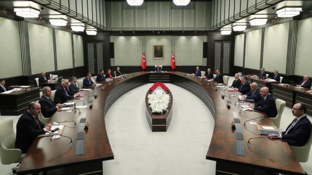 Kabine toplandı!