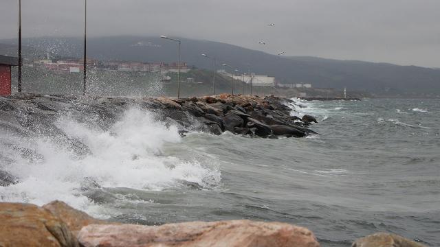 Marmara Denizi’nde rüzgar fırtına şeklinde esecek