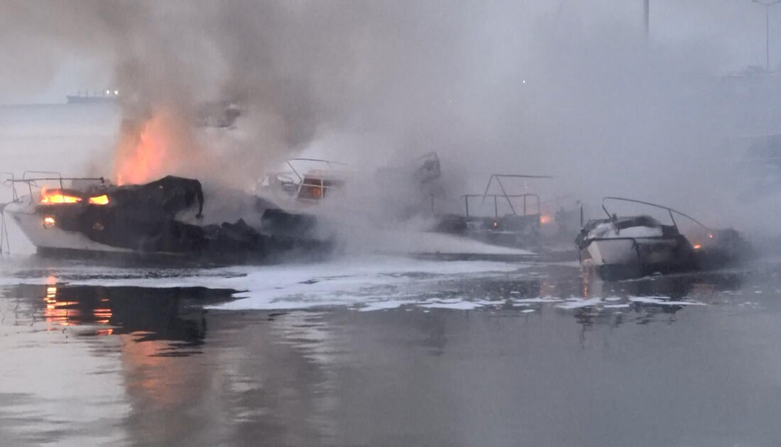 Balıkçı barınağında 7 tekne alev alev yandı