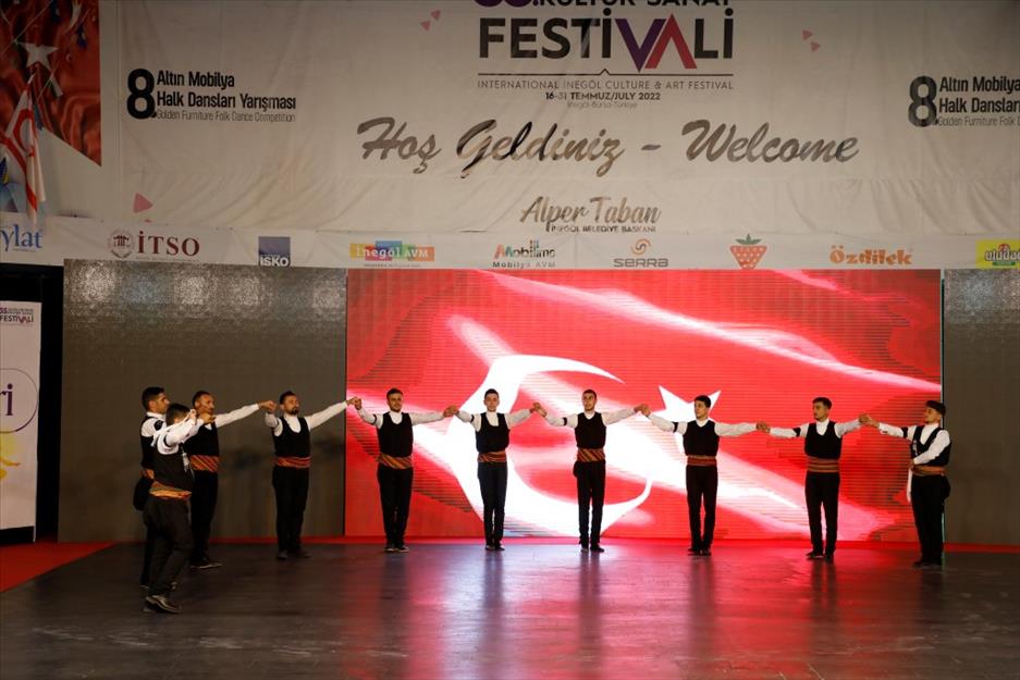 İnegöl’de Kültür Sanat Festivali coşkusu tüm hızıyla sürüyor