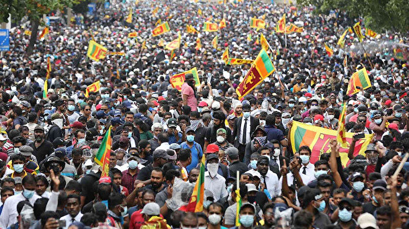 Sri Lanka’da protestocular başkanlık konutundan ayrılmıyor