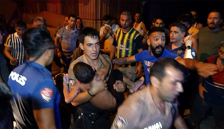Yangında can pazarı! Çocuklar mahsur kaldı