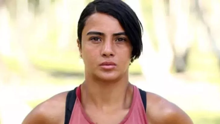 Survivor Sabriye Şengül bikinili poz verdi!