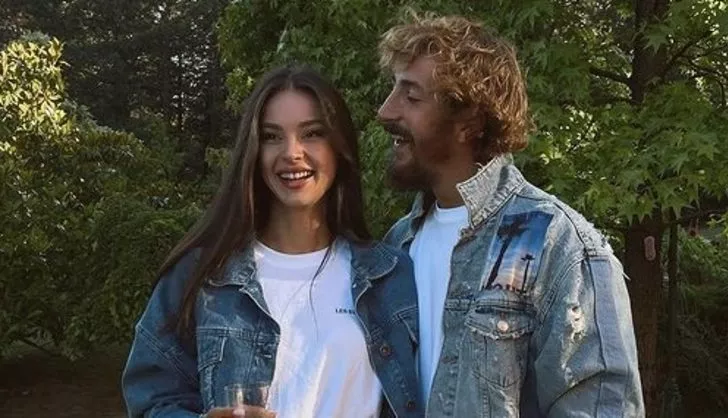 Lale Onuk sırt dekoltesiyle yıktı geçti!