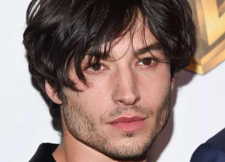 Ünlü oyuncu Ezra Miller’a hırsızlık suçlaması!