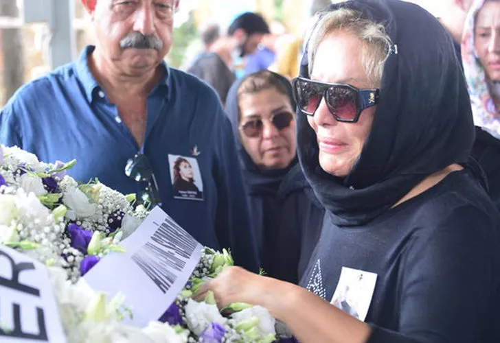 Emel Sayın’ın kardeş acısı