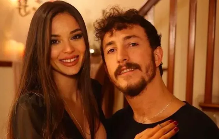 Survivor Berkan’dan sevgilisinin pozuna ilginç yorum!