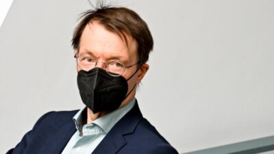 Almanya Sağlık Bakanı, Covid’e yakalandı