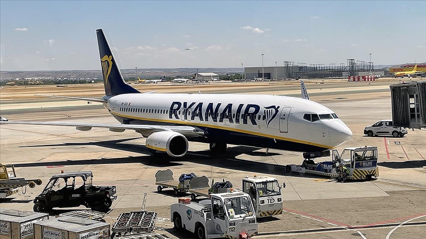 İspanya’da Ryanair hava yolu şirketi çalışanları greve başladı