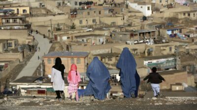 Taliban, Afganistan’da bir yılda kadın haklarını nasıl geri aldı?