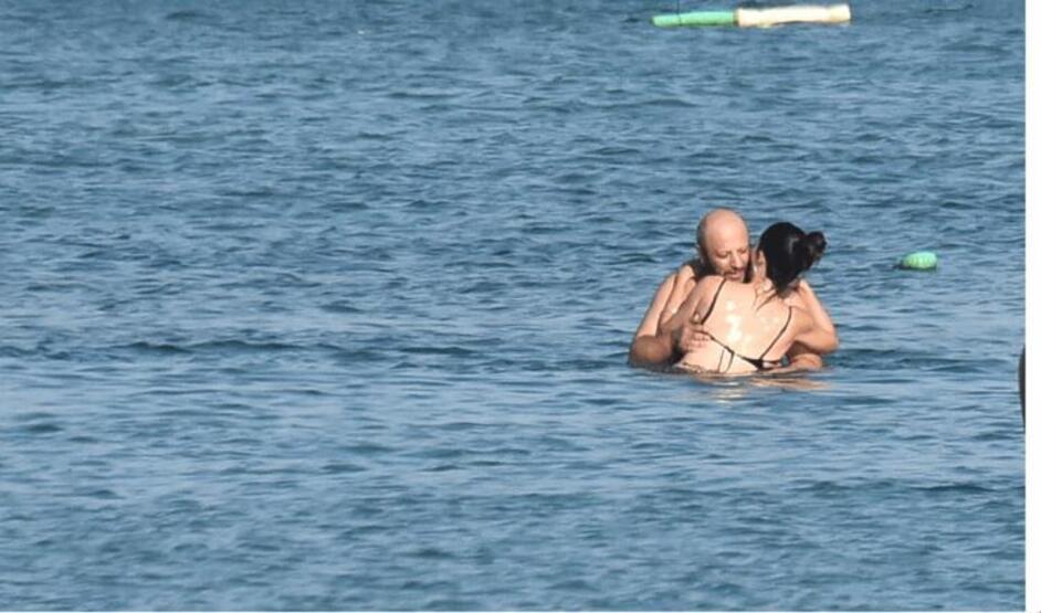 Meriç Aral ile Serkan Keskin’in deniz romantizmi!