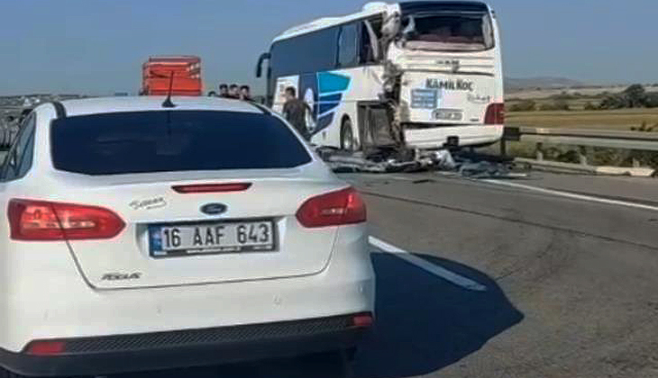 Bursa’da yakıt tankeri otobüse çarptı, facianın eşiğinden dönüldü