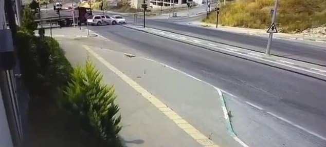 Bursa’da kırmızı ışığa uymadı, bedeli ağır oldu