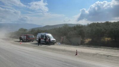 Bursa’da çimento yüklü kamyon devrildi: 1 ölü